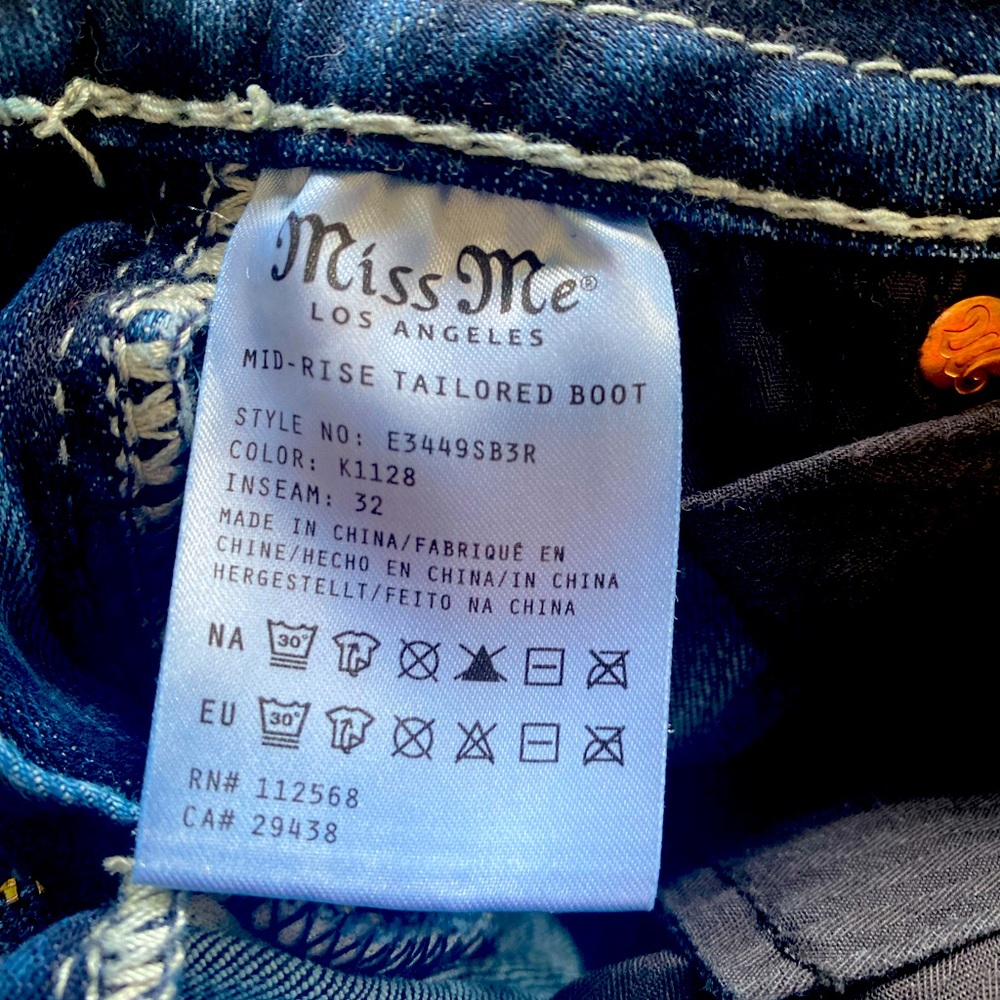 Miss MeNWOT size 26 boot cut jeans. 32” inseam. Perfect condition - see pictures